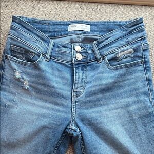 Buckle Women's Light Blue Mid Rise Jeans